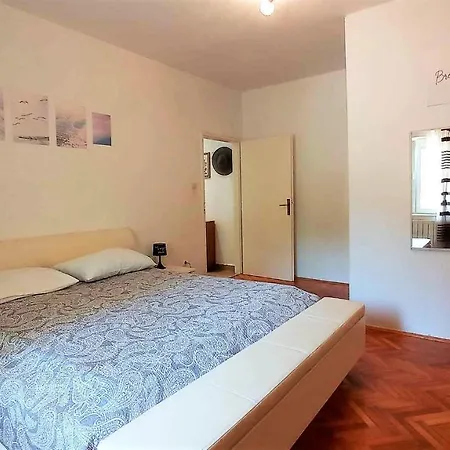 Διαμέρισμα Coastal - Sleeps 6 Balcony & Parking *