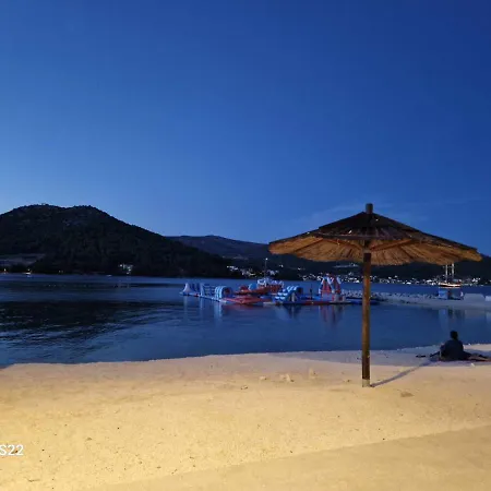 Διαμέρισμα Coastal - Sleeps 6 Balcony & Parking *